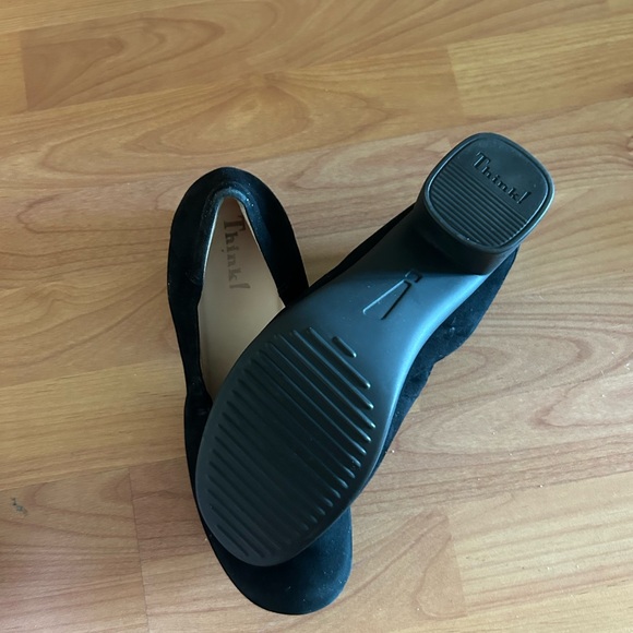 Think! Women's Black Suede Pumps Heels - Picture 9 of 14
